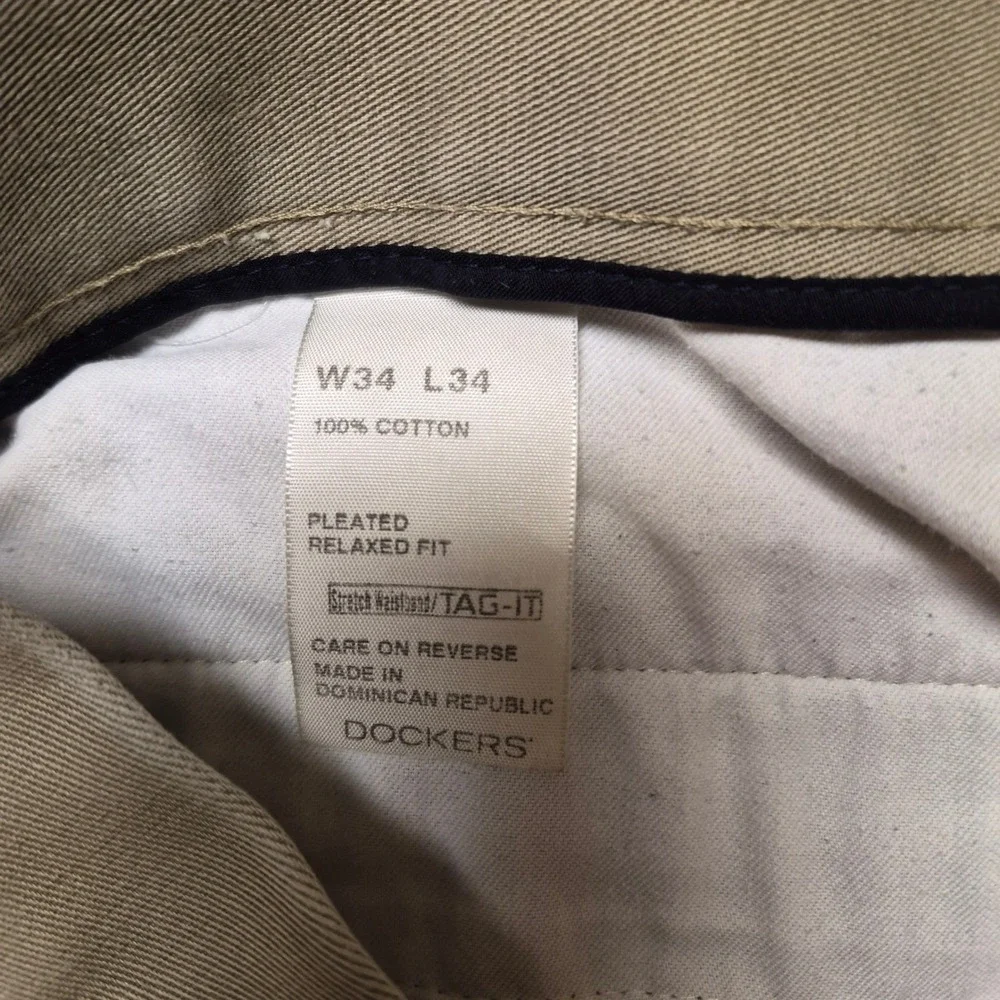 Dockers Mens 34x34 Khaki Pleated Relaxed Fit Cotton Chino Pants Cuffed Tan